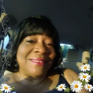 Meet your Posher, Lois